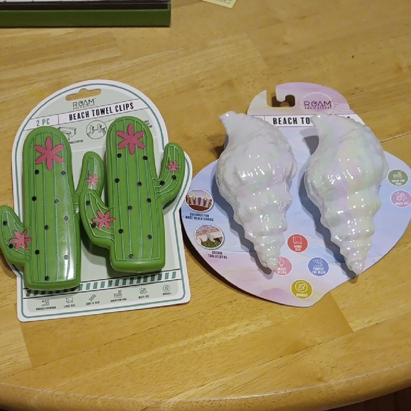 ROAM Other - ROAM Cactus Or Seashell Towel Clips Set